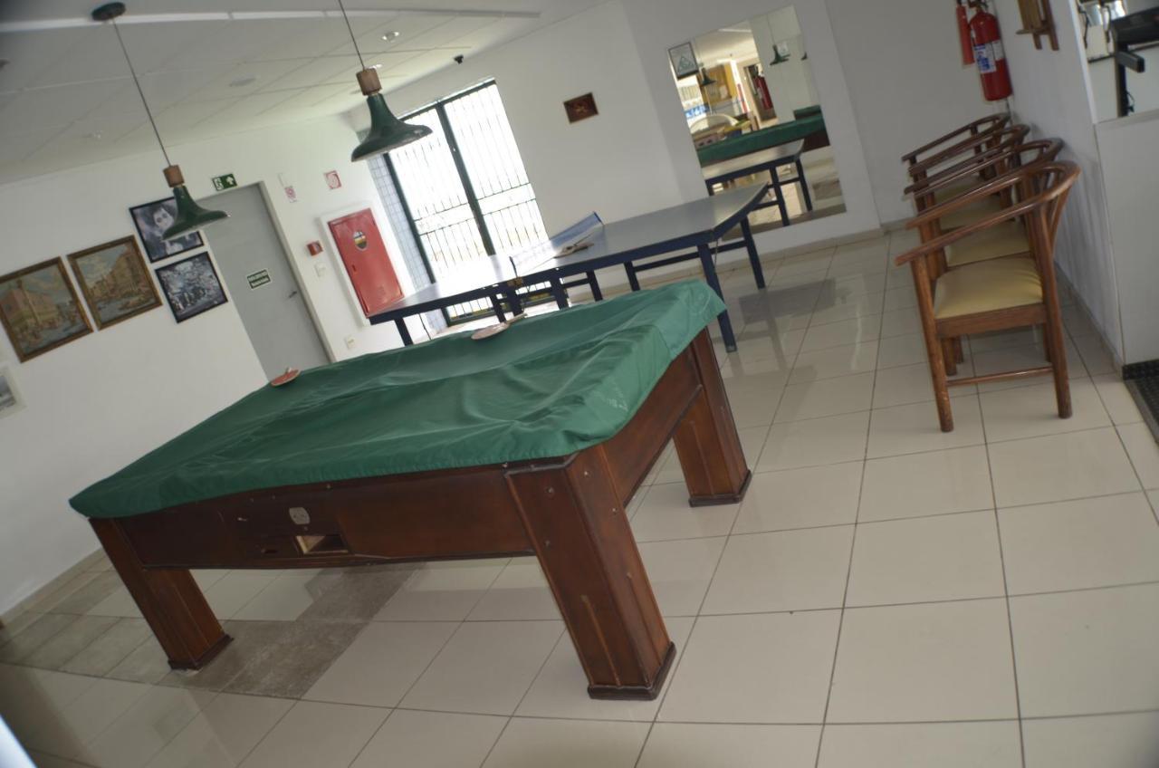 Constantino Hotel E Eventos Juiz de Fora Eksteriør billede A pool table at the station